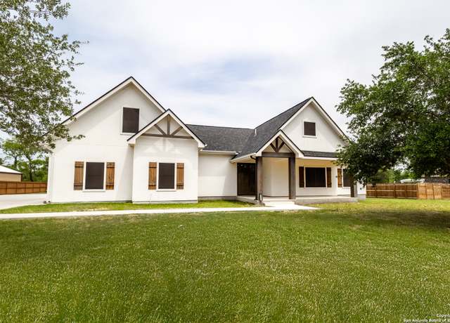 Property at 177 E Short Meadow Dr, Lytle, TX 78052, 4 beds, 4 baths