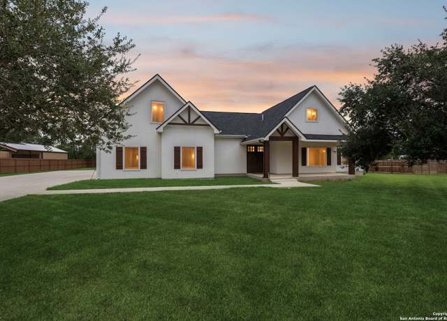 Property at 177 E Short Meadow Dr, Lytle, TX 78052, 4 beds, 4 baths
