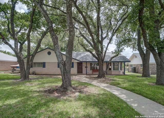 Property at 154 Sprucewood, San Antonio, TX 78216, 4 beds, 2.5 baths