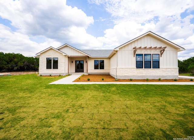Property at 265 Vaquero Dr, Pipe Creek, TX 78063, 4 beds, 3.5 baths