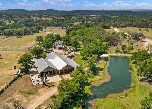 Property at 109 Waring Welfare, Boerne, TX 78006, 2 beds, 2.5 baths