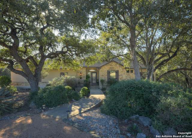 Property at 129 Iron Horse, New Braunfels, TX 78132-3383, 3 beds, 2 baths