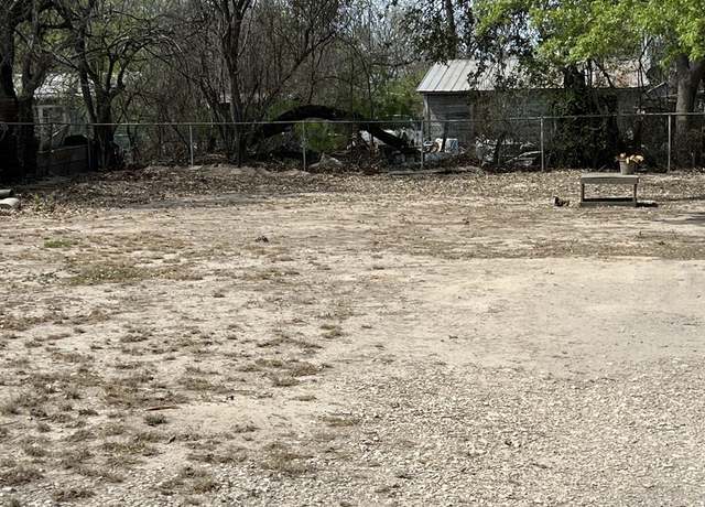 Property at 433 S Farrar St, Uvalde, TX 78801