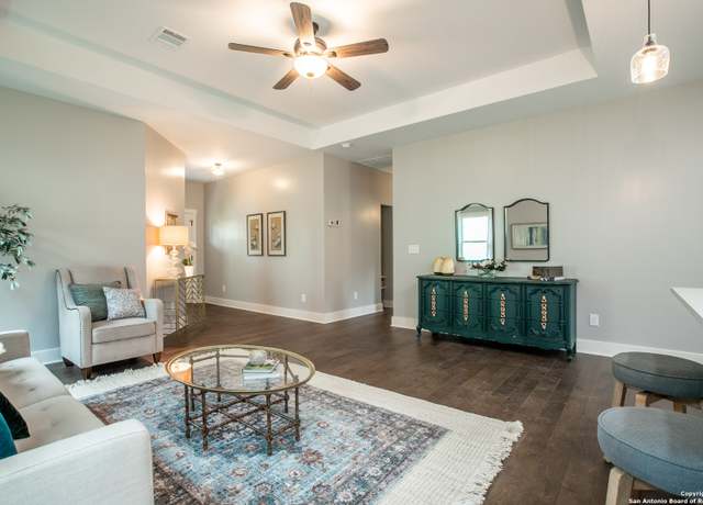Property at 227 Quentin, San Antonio, TX 78201, 4 beds, 2 baths
