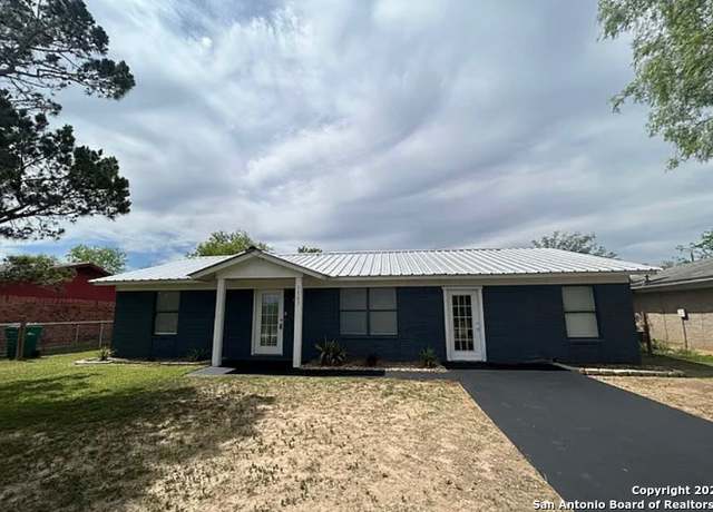 Property at 1107 Willow, Jourdanton, TX 78026-1945, 3 beds, 1 bath
