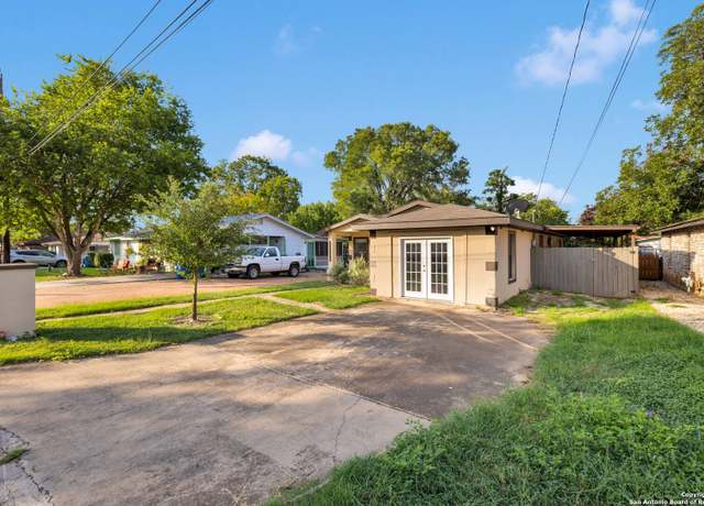 Property at 319 Pearl St, Kerrville, TX 78028, 3 beds, 2 baths