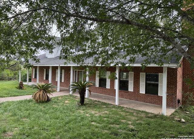 Property at 755 County Road 480, Castroville, TX 78009, 5 beds, 3.5 baths