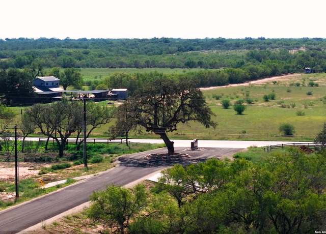 Property at 123 CR 2644, Moore, TX 78057
