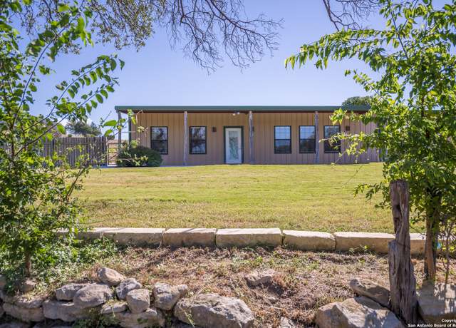 Property at 542 US Highway 87, Comfort, TX 78013-3814, 3 beds, 2 baths