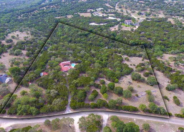 Property at 719 Cypress Bend Dr, Boerne, TX 78006, 3 beds, 3.5 baths