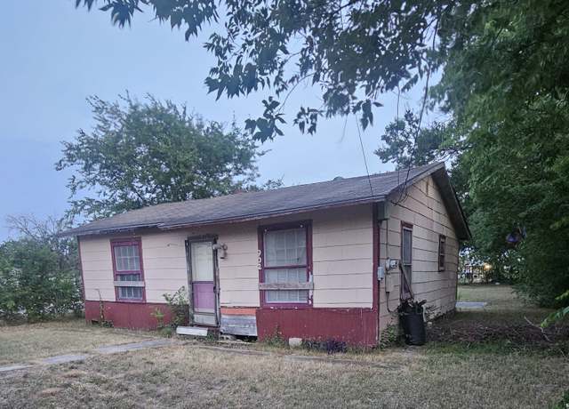 Property at 902 Aaron, San Antonio, TX 78221, 2 beds, 1 bath