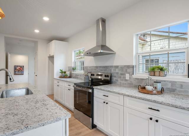 Property at 2035 Martin Luther King, San Antonio, TX 78203, 3 beds, 2 baths
