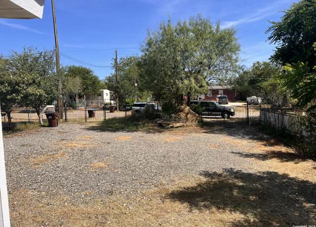 Property at 7614 Von Ormy, Von Ormy, TX 78073, 3 beds, 2 baths