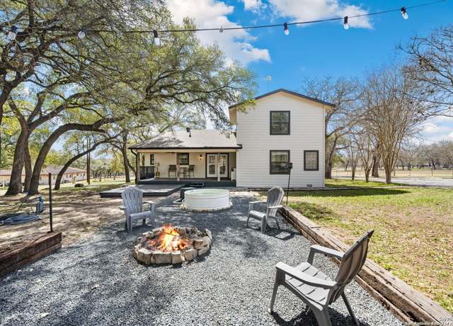 Property at 1134 Eagle Crk, Floresville, TX 78114, 4 beds, 3 baths