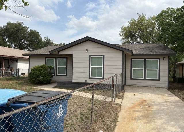 Property at 606 Crockett, Pleasanton, TX 78064, 4 beds, 1 bath
