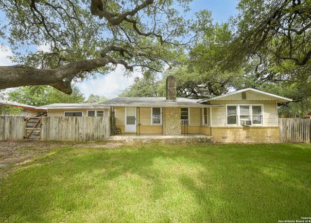 Property at 1304 Landa, New Braunfels, TX 78132, 4 beds, 1 bath