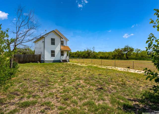Property at 12160 Interstate 10, Converse, TX 78109-3058, 3 beds, 1.5 baths