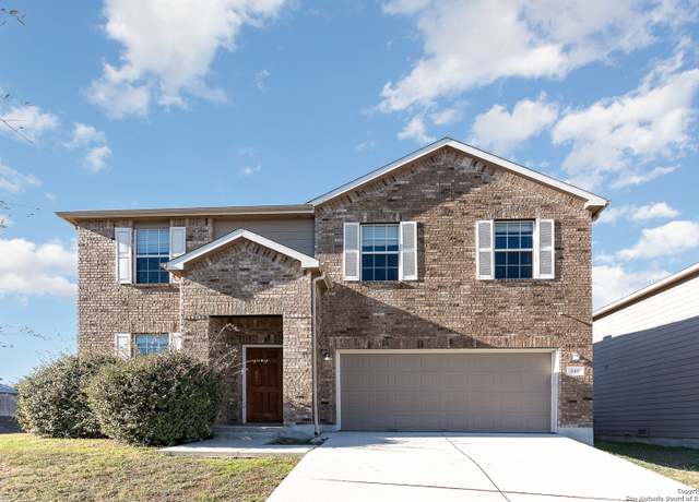 Property at 848 Highland, New Braunfels, TX 78130, 5 beds, 3 baths