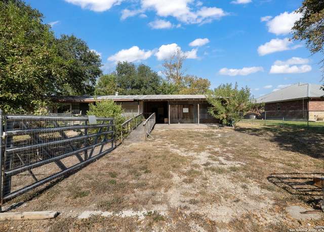 Property at 162 Meadow Crst, New Braunfels, TX 78130-9055, 3 beds, 2 baths