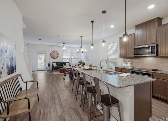 Property at 627 Anthem Ln, New Braunfels, TX 78132-5329, 4 beds, 2.5 baths