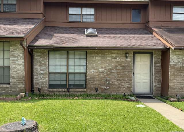 Property at 305 S Archer Unit B2, Beeville, TX 78102, 2 beds, 1.5 baths