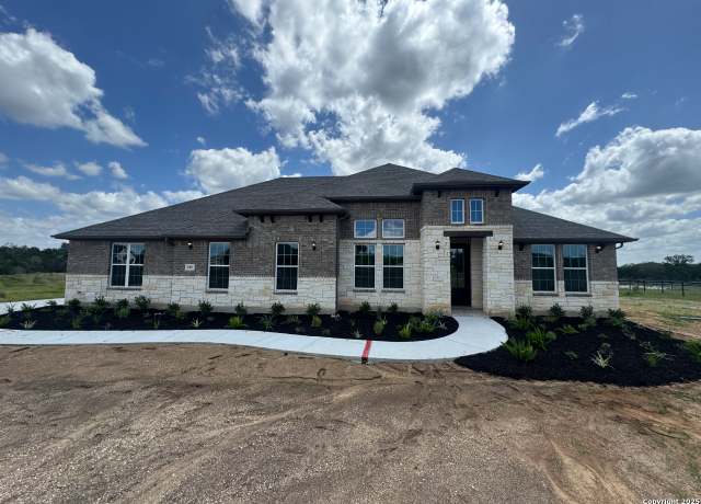 Property at 10811 Chestnut Warbler, New Braunfels, TX 78132, 4 beds, 3 baths