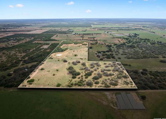 Property at 783 Fm 1333, Poteet, TX 78065, 2 beds, 1 bath