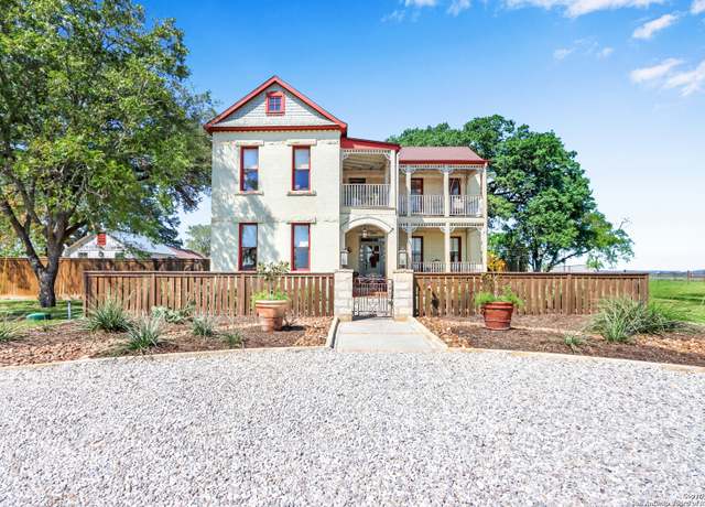 Property at 111 Legacy Ln, Comfort, TX 78013, 3 beds, 2 baths