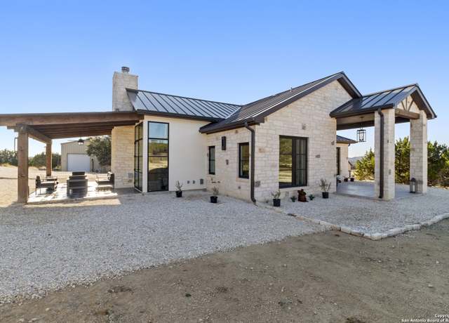 Property at 111 Highgate Dr, Bandera, TX 78003, 3 beds, 2.5 baths