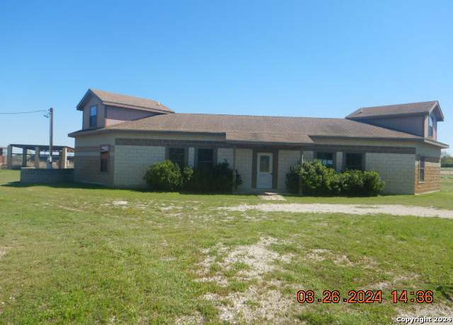 Property at 272 County Road 341, La Vernia, TX 78121-4921, 3 beds, 3 baths