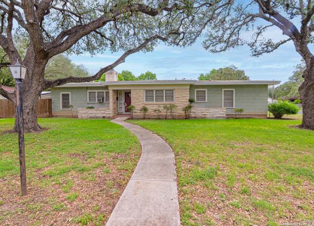 Property at 451 Burges, Seguin, TX 78155, 2 beds, 1 bath