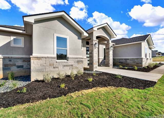 Property at 105 Hondo Rdg, La Vernia, TX 78121, 4 beds, 3 baths