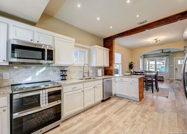 Property at 924 Martin Luther King Dr, San Antonio, TX 78203-1502, 3 beds, 2 baths