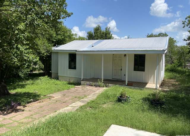 Property at 202 Cottage, Seguin, TX 78155, 3 beds, 2.5 baths