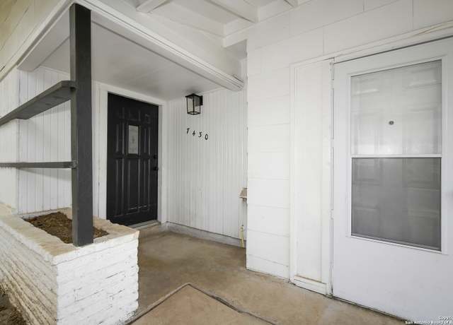 Property at 7430 Stagecoach Ln, San Antonio, TX 78227, 3 beds, 2 baths