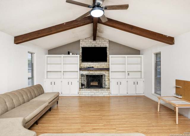 Property at 212 San Saba, Portland, TX 78374, 4 beds, 3 baths