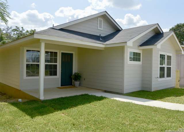 Property at 812 Uvalde St, Pleasanton, TX 78064-1942, 3 beds, 2 baths