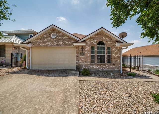 Property at 121 Mesa Del Sol, Kerrville, TX 78028, 3 beds, 2 baths