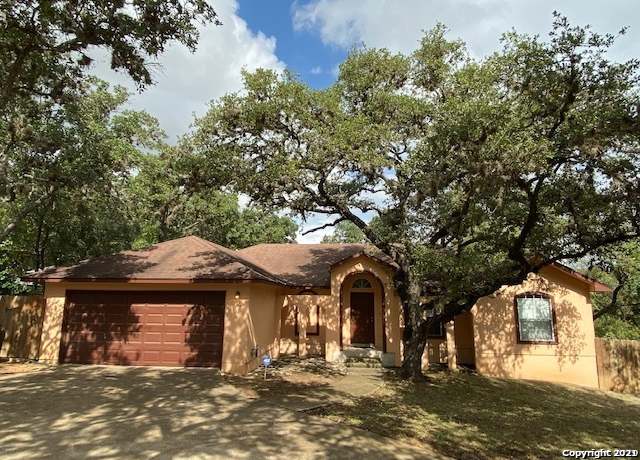 Property at 1907 Summerwood Dr, San Antonio, TX 78232, 3 beds, 2 baths