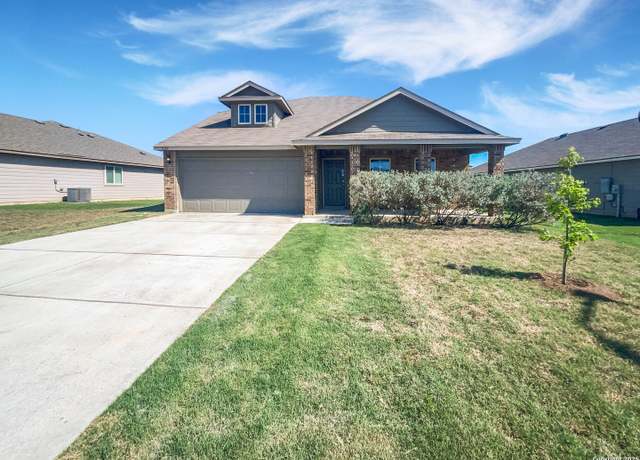 Property at 1520 Doncaster Dr, Seguin, TX 78155, 4 beds, 2.5 baths