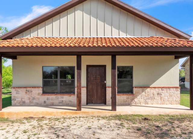 Property at 723 Tierra Linda, Concan, TX 78838, 4 beds, 4.5 baths