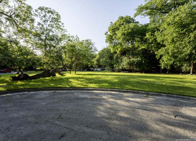 Property at 12 Tealwood Ct, New Braunfels, TX 78130
