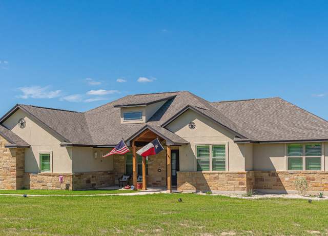 Property at 919 Pinto Cyn, Bandera, TX 78003, 4 beds, 2.5 baths