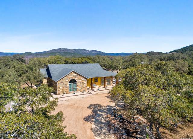 Property at 381 Camino Primero, Leakey, TX 78873, 3 beds, 2 baths
