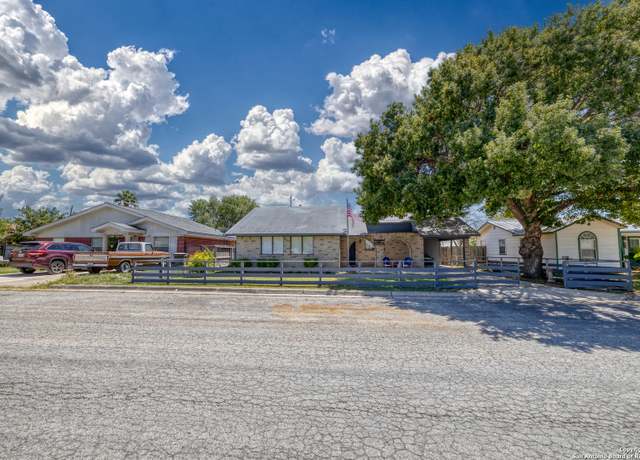 Property at 121 Rio Grande, Uvalde, TX 78801, 3 beds, 2 baths