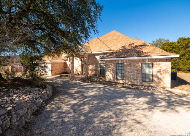Property at 840 W Ranch Road 337, Leakey, TX 78873, 3 beds, 2 baths