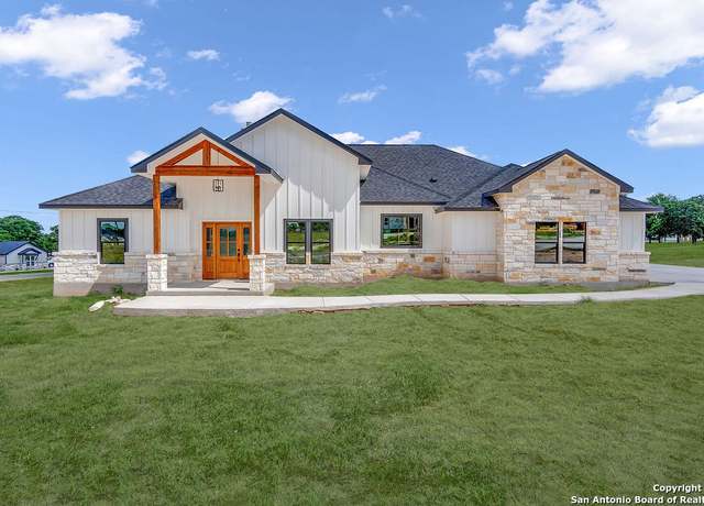 Property at 101 Hondo Vis, La Vernia, TX 78121, 4 beds, 3 baths