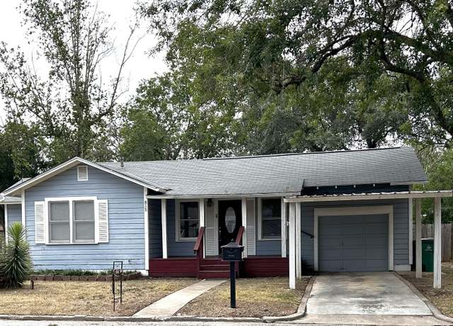 Property at 815 E Humphreys St, Seguin, TX 78155, 2 beds, 2 baths