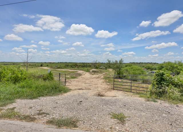 Property at 802 Country Ln, Cibolo, TX 78108