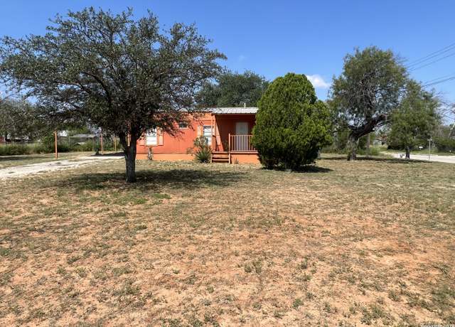 Property at 300 S 12th St, Carrizo Springs, TX 78834-3730, 3 beds, 2 baths